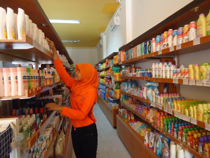 Cahaya dan Keseharian: Toko Berkah, Pilihan Minimarket & Lampu di Cilacap